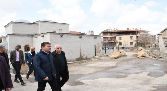 Belediye Başkanı Dr. Evren Dinçer Melik Mahmut Gazi Hangah’ında İncelemelerde Bulundu