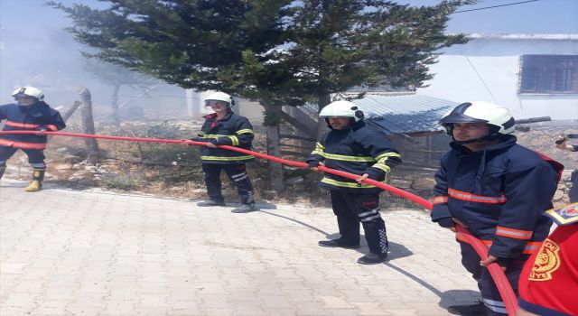 İtfaiye Ekipleri Mersin'de Yangın Eğitimine Katıldı