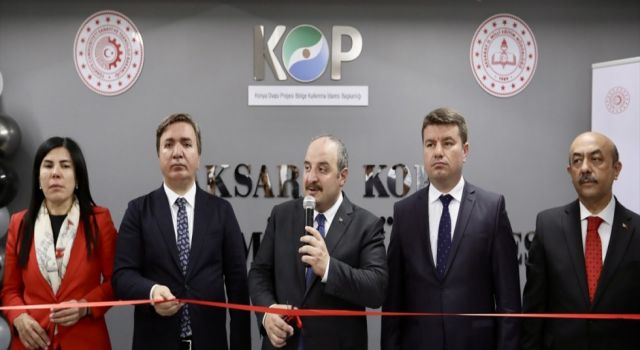 Astronomi Kütüphanesi’ni Bakan Varank Açtı