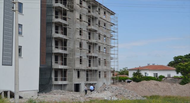 İnşaattan Düşen İşçi Ağır Yaralandı