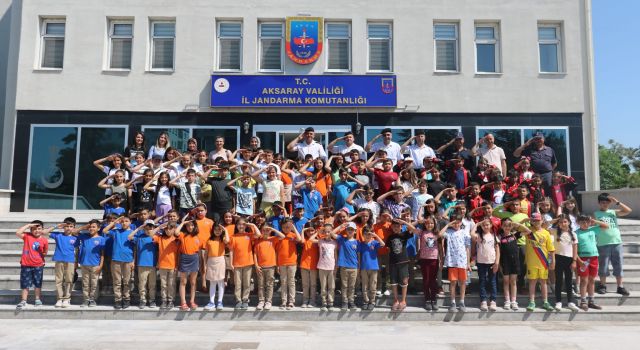 Minik Öğrencilerden Tatlı Ziyaret