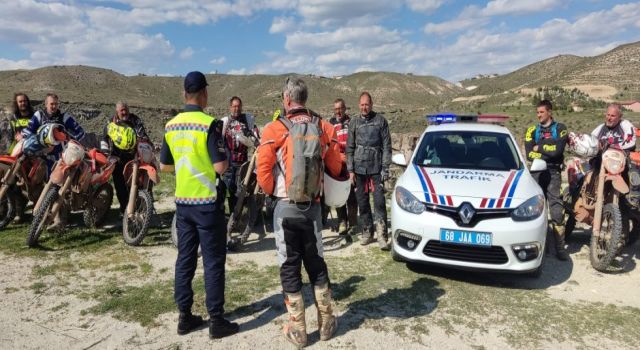 Turistlere Jandarmadan Eğitim