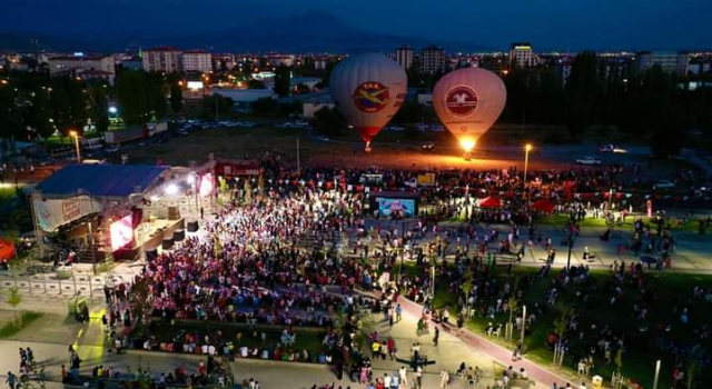 ÇOCUK FESTİVALİ YOĞUN İLGİ GÖRDÜ