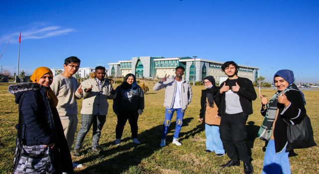 ASÜ, YÜZDE 10 ULUSLARARASI ÖĞRENCİ HEDEFİNE DAHA DA YAKLAŞTI