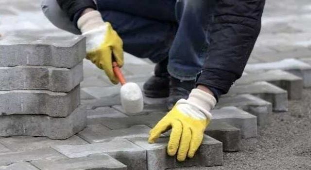 Beton parke taşı döşenmesi yaptırılacak