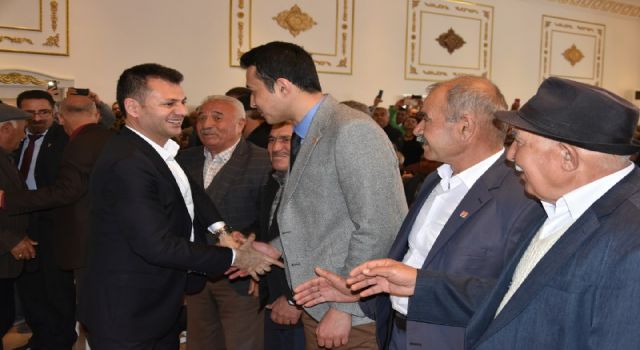 CHP’li Ertürk’ten AKP Milletvekili İknur İnceöz’e “İstanbul Yetmez Türkiye’yi Terk Etsin”