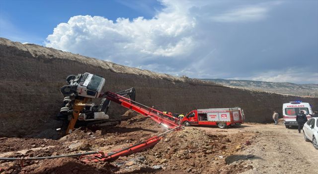 Yol İnşaatında Kaza; 1 Ölü, 1 Yaralı