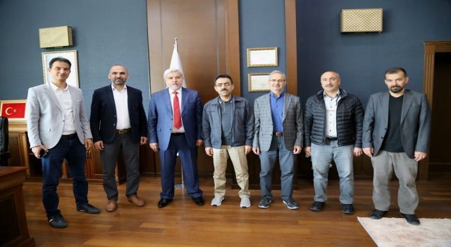 Cihannüma Derneği Yöneticileri Rektör Şahin’i Ziyaret Etti