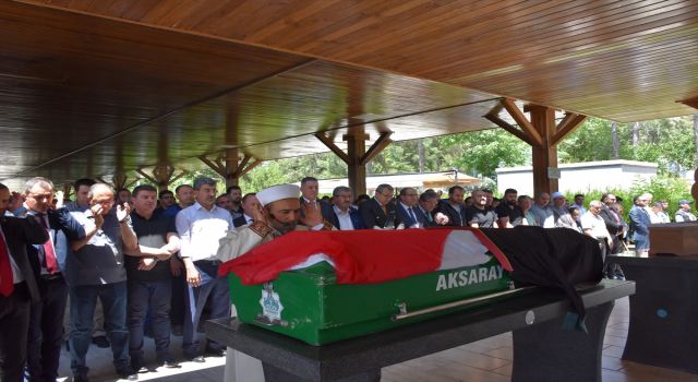 Ankara’da Hayatını Kaybeden Avukat Gözyaşları İle Toprağa Verildi