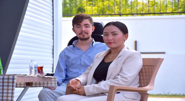 Aksaraylı Bedensel Engelli Genç, Filipinli Kız Arkadaşıyla Hayatını Birleştirdi