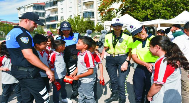 Polis Ekipleri Çocuklarımız İçin Tam Kadro Sahada