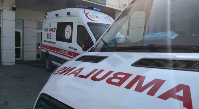 Tırla Çarpışan Hafif Ticari Araçtaki 6 Kişi Yaralandı