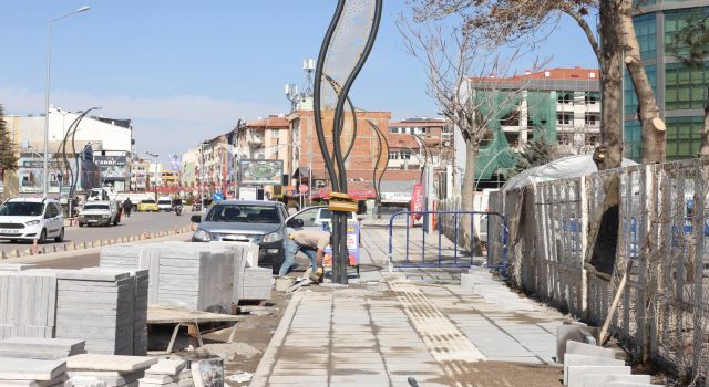 Bediüzzaman Caddesi’nde Kapsamlı Yenileme Çalışmaları Sürüyor