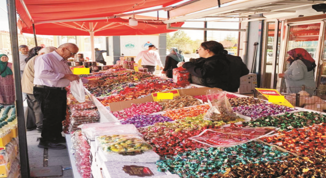 Şeker Tezgahları Renklenmeye Başladı
