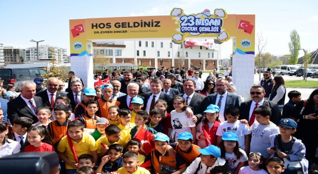Karnaval Havasında 23 Nisan