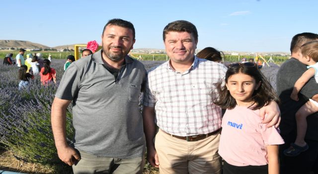 Aksaray Lavanta Bahçesi Ziyaretçilerini Büyülemeye Devam Ediyor