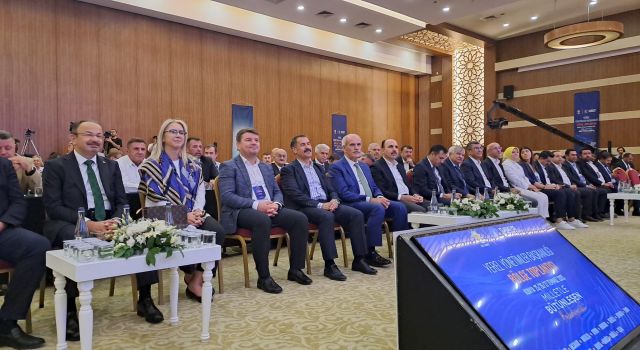 Belediye Başkanı Dr. Evren Dinçer, Konya’da Düzenlenen Yerel Yönetimler Toplantısına Katıldı