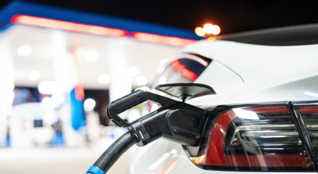 Petrol İstasyonları da Sürücüler de Tepkili