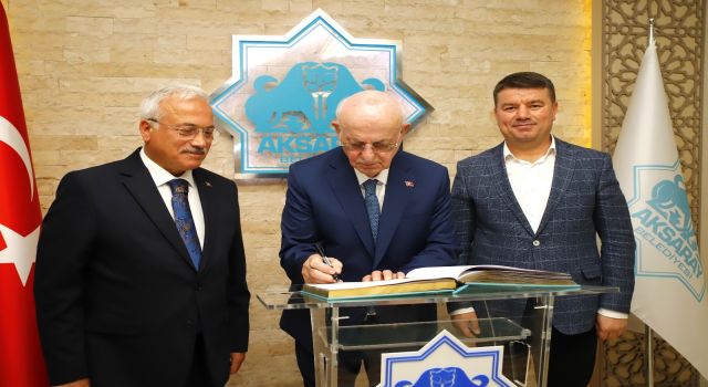 TBMM 27. Dönem Başkanı İsmail Kahraman, Aksaray Belediyesi’ni Ziyaret Etti