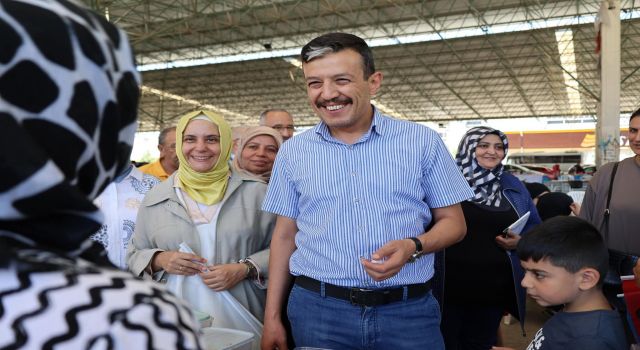 Başkan Aktürk’ten Emekçi Kadınlara Destek