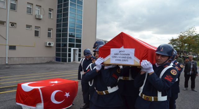 Şehit Askerlerin Naaşları Törenle Memleketlerine Uğurlandı