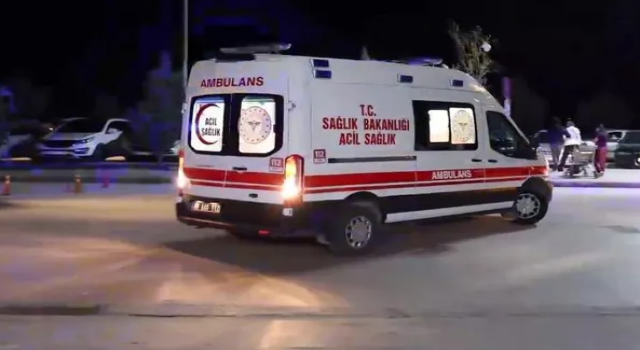 Hafif Ticari Aracın Çarptığı Motosiklet Sürücüsü Yaralandı