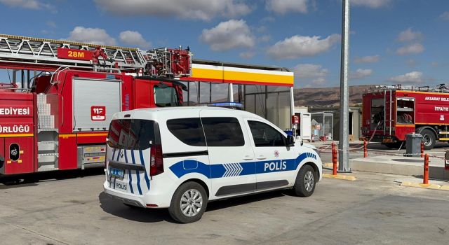 Petrol İstasyonu Deposunda Yangın Kısa Sürede Söndürüldü