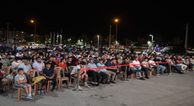 Aksarayda Milli Heyecan Ve Manevi Buluşma Bir Arada