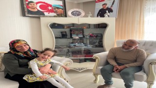 19 Yıl Arayla Kardeşini ce Oğlunu Şehit Veren Pakize Kunduracı'nın Hüzünlü Bayramı
