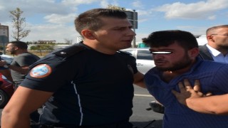 Arama Yapılan İş Yerinden Araçla Kaçmaya Çalışan Şüpheliler Yakalandı