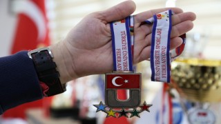 ASÜ’LÜ SPORCULAR 2021-2022 SEZONUNDA 26 MADALYA KAZANDI