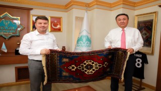 Kırgız Cumhuriyeti Büyükelçisi Kubanıçbek Ömüraliyev, Başkan Dinçer’i Ziyaret Etti