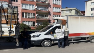 Kamyona Çarpan Tırdaki Kovanlarda Bulunan Arılar Çevredekilere Zor Anlar Yaşattı