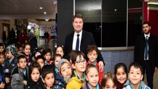 Öğrencilerin Karne Hediyesi Başkan Dinçer’den