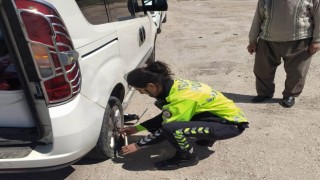 Bayram Tatiline Giden Ailenin İmdadına Aksaray Polisi Yetişti