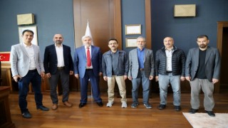 Cihannüma Derneği Yöneticileri Rektör Şahin’i Ziyaret Etti