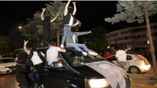 Yine Aynı Rezillik Provokatörler Kutlamalara Gölge Düşürdü