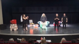 ‘El Ailem’ Oyunu Tiyatro Severlerle Buluşuyor