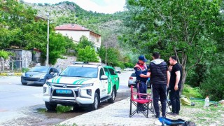 Jandarma Mesire Alanlarında Çöp Poşeti Dağıttı