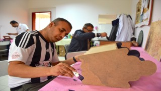 Engelliler Resim Atölyesinde El Sanatlarıyla Rehabilite Oluyor