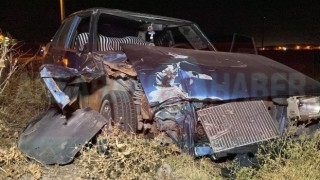 OTOMOBİL İLE MOTOSİKLET KAFA KAFAYA ÇARPIŞTI: 1 ÖLÜ
