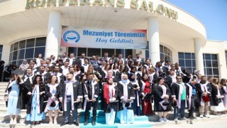 ASÜ İİBF’de Mezunlar Geleceğe İlk Adımı Attı