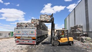 Aksaray’da Günlük 300 Ton Evsel Atık Ayrıştırılarak Ekonomiye Kazandırılıyor