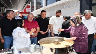 Koçaş Kuruyemişten Aşure İkramı