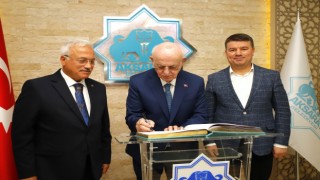 TBMM 27. Dönem Başkanı İsmail Kahraman, Aksaray Belediyesi’ni Ziyaret Etti