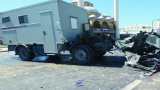 Sultanhanı Işıklarda TIR İle Karavan Çarpıştı 2’si Ağır 4 Yaralı