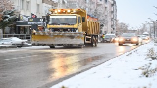Aksaray Belediyesi Kar Yağışıyla Birlikte Kent Genelinde Çalışmalarını Sürdürüyor