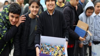 Çevre Kulübü Öğrencileri Rekor Atık Pil Toplayarak Örnek Oldu