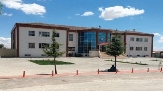 Ortaköy’de Ekmek Kamyonu ile İşçi Servisi Çarpıştı