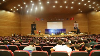 ASÜ 1. Mühendislik Zirvesine Yoğun Katılım